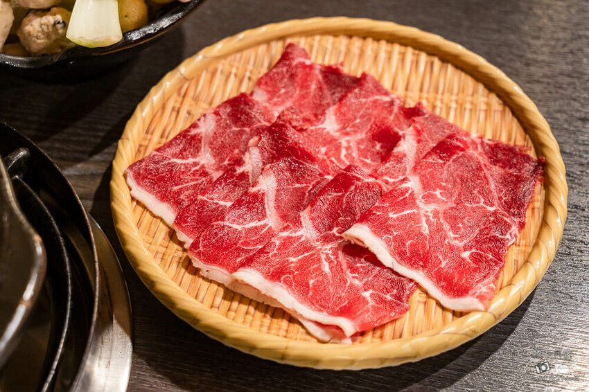 台中新社花海美食!米其林必比登餐廳「菇神」,人氣鍋物 香菇料理必吃。