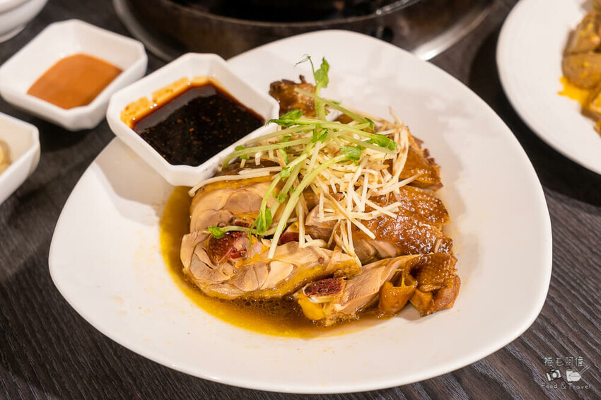 台中新社花海美食!米其林必比登餐廳「菇神」,人氣鍋物 香菇料理必吃。