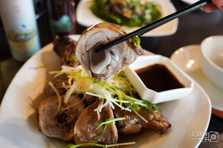 37菇神火鍋必比登米其林金沙蝦球白斬雞.jpg