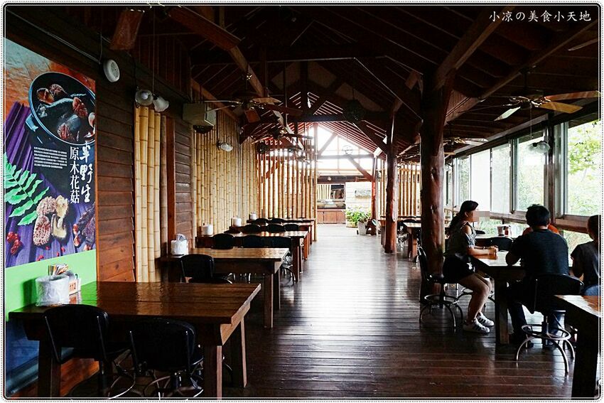 新社菇神觀景複合式餐飲║新社必吃美食，獨創半野生原木冬菇土雞鍋，湯鮮溢清香，還有新品酸筍土雞鍋也大推!