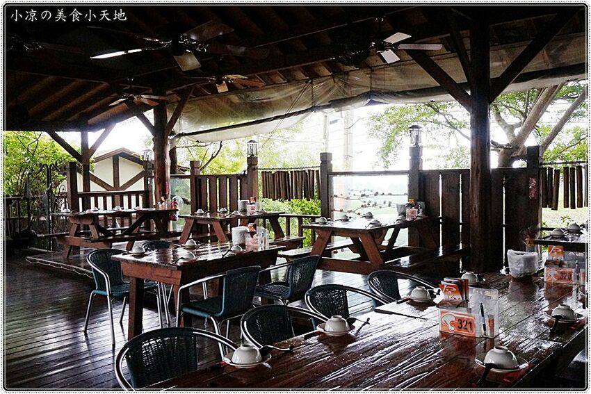 新社菇神觀景複合式餐飲║新社必吃美食，獨創半野生原木冬菇土雞鍋，湯鮮溢清香，還有新品酸筍土雞鍋也大推!