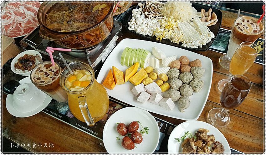 新社菇神觀景複合式餐飲║新社必吃美食，獨創半野生原木冬菇土雞鍋，湯鮮溢清香，還有新品酸筍土雞鍋也大推!