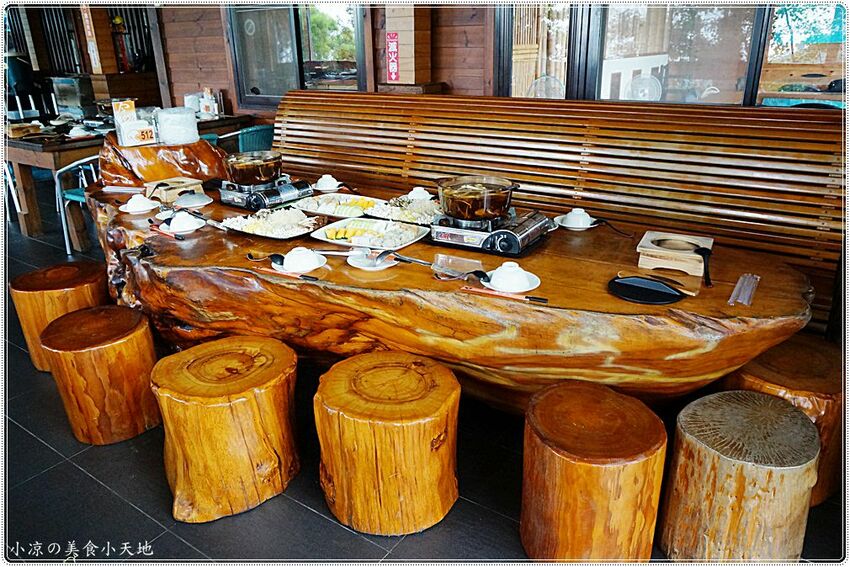 新社菇神觀景複合式餐飲║新社必吃美食，獨創半野生原木冬菇土雞鍋，湯鮮溢清香，還有新品酸筍土雞鍋也大推!