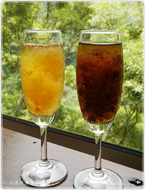 新社菇神觀景複合式餐飲║新社必吃美食，獨創半野生原木冬菇土雞鍋，湯鮮溢清香，還有新品酸筍土雞鍋也大推!