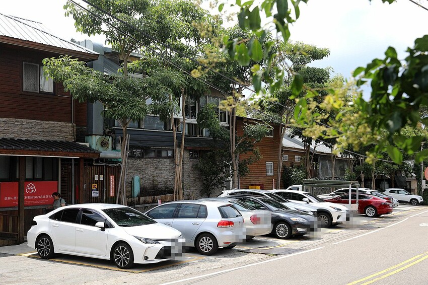 台中市新社區台中新社一日遊！漫遊台中後花園 連續三年榮獲必比登推薦菇神火鍋吃美食＆探索薰衣草森林香氣