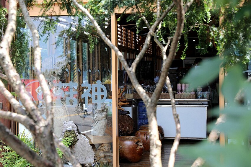 台中市新社區台中新社一日遊！漫遊台中後花園 連續三年榮獲必比登推薦菇神火鍋吃美食＆探索薰衣草森林香氣