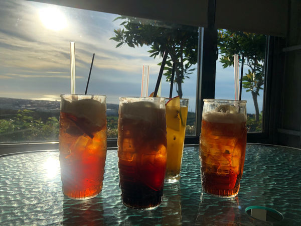 圓圓家愛吃貨-<桃園蘆竹>海灣星空咖啡館,百萬夜景來臨前的美麗夕陽,海平線延伸的海灣美景,網美最愛景觀餐廳