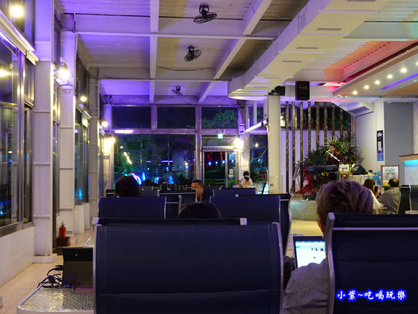 晚上室內用餐區-海灣星空景觀咖啡館  (2).jpg