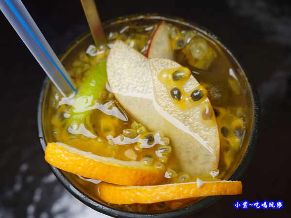 新鮮水果茶-海灣星空景觀咖啡館   (2).jpg