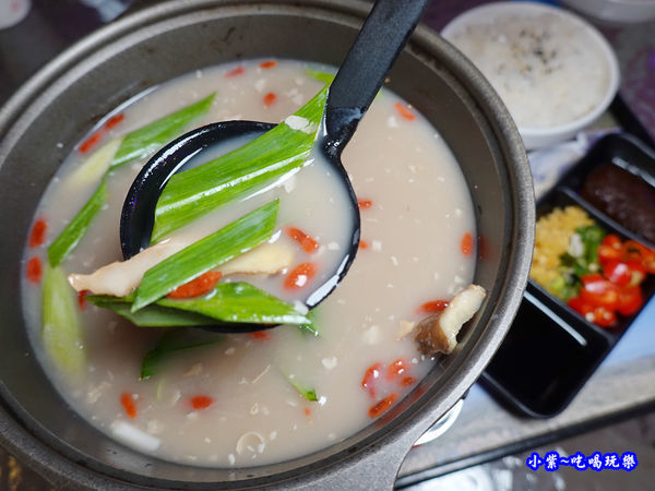 仙境豚骨胡椒湯底-海灣星空景觀咖啡館 (1).jpg