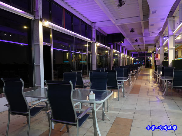 晚上室內用餐區-海灣星空景觀咖啡館  (1).jpg