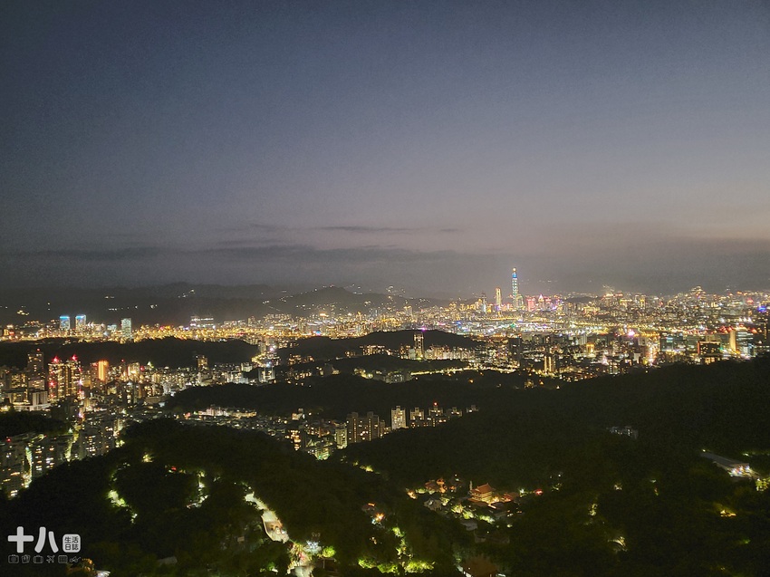【台北旅遊】陽明山 平菁街42巷 ｜台北情人節一日行程、讓粉色櫻花盛開你們的愛情、同場加映台北最美夜景！