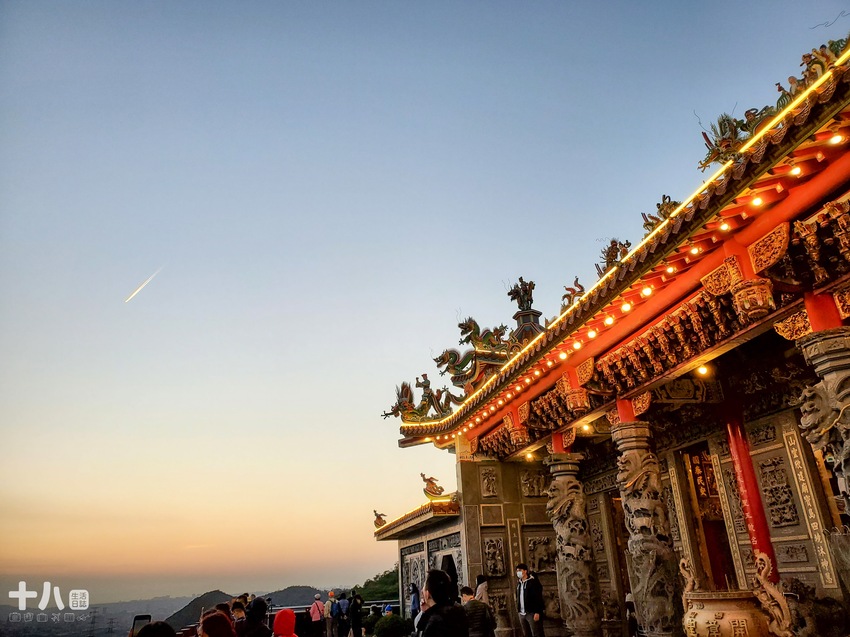 【台北旅遊】陽明山 平菁街42巷 ｜台北情人節一日行程、讓粉色櫻花盛開你們的愛情、同場加映台北最美夜景！
