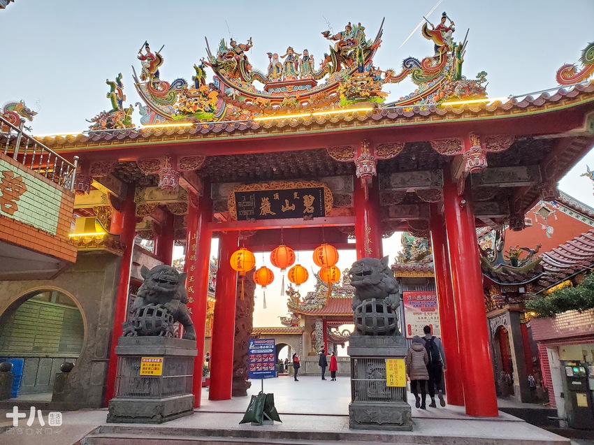 【台北旅遊】陽明山 平菁街42巷 ｜台北情人節一日行程、讓粉色櫻花盛開你們的愛情、同場加映台北最美夜景！