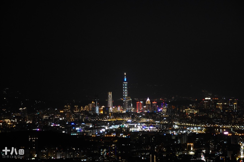 【台北旅遊】陽明山 平菁街42巷 ｜台北情人節一日行程、讓粉色櫻花盛開你們的愛情、同場加映台北最美夜景！