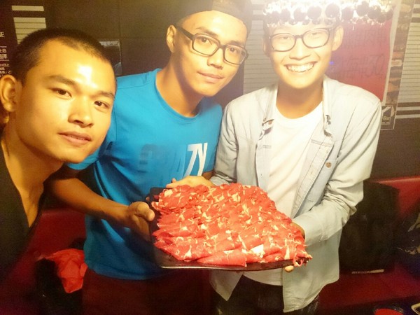 J-BAR 麻辣鍋＆串燒吃到飽：<東區>J-BAR麻辣鍋＆串燒 483吃到飽