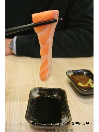 魚霸(內湖店)：【食記】oO。台北 內湖科學園區（內科） 魚霸 Fishbar   現在打卡送鮑魚，生魚片也是Double送哦～。o○。