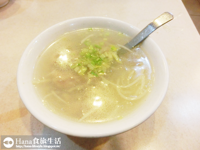 【台中南區】台中肉員 | 人氣排隊美食 只賣肉圓、魚丸湯、冬粉湯三樣 皮Q肉餡紮實 不重口味的台灣小吃