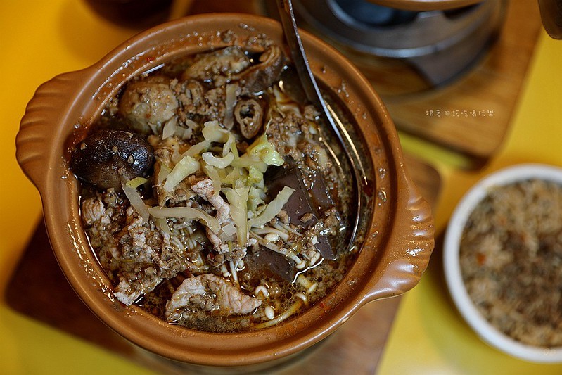 口吅品麻辣臭豆腐平價牛排複合店通化臨江夜市11