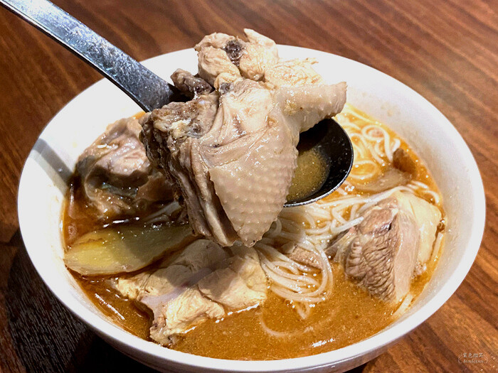 必比登台北車站牛肉麵！70年老店「劉山東牛肉麵」韓國人也來朝聖。