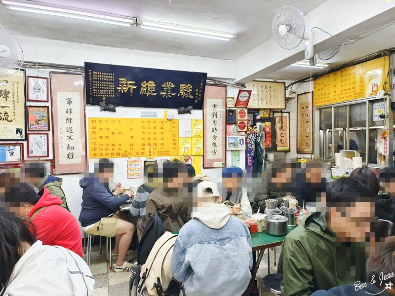 必比登台北車站牛肉麵！70年老店「劉山東牛肉麵」韓國人也來朝聖。