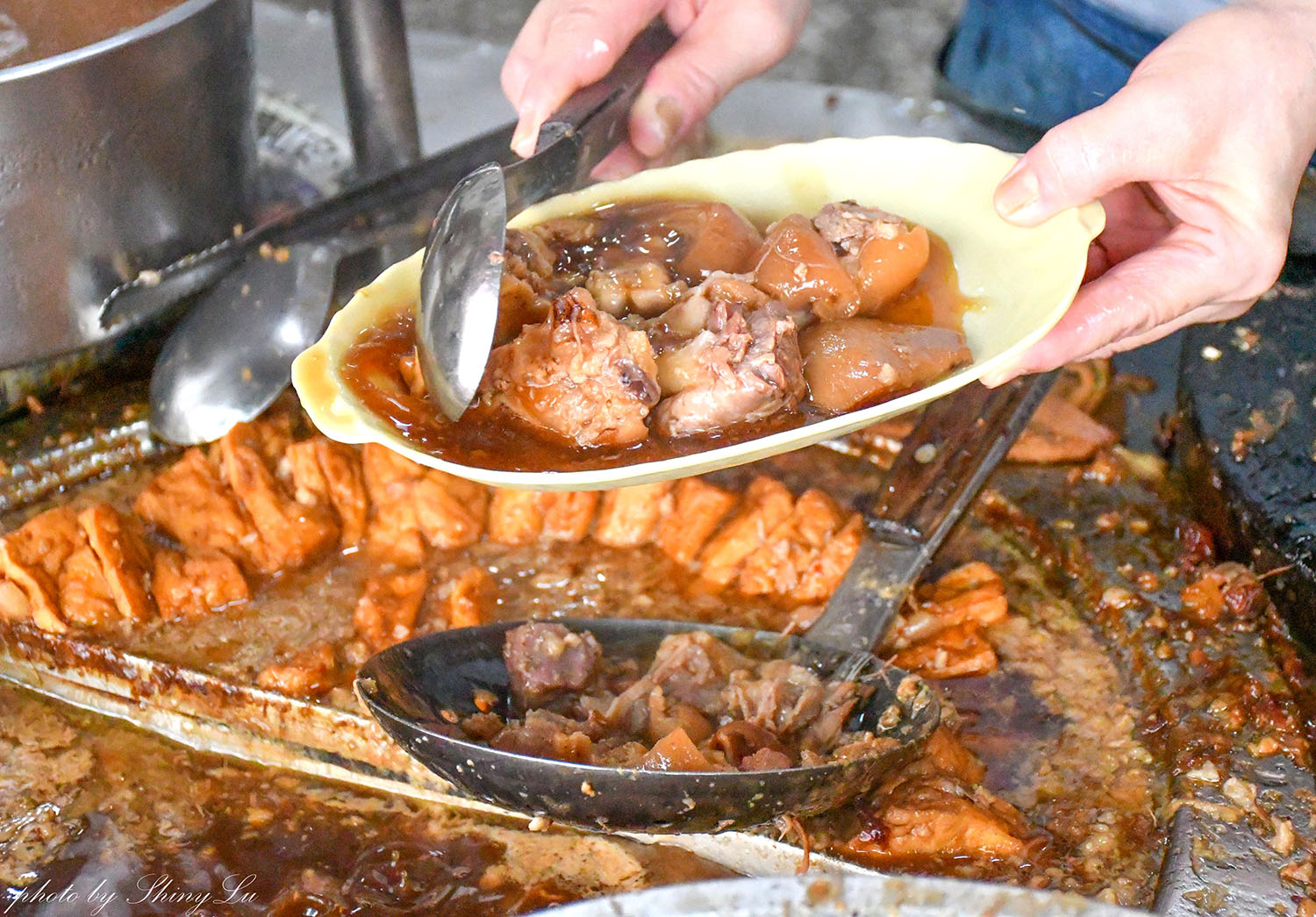 早餐就可以吃魯肉飯跟豬腳了,沒有招牌的隱藏版小吃