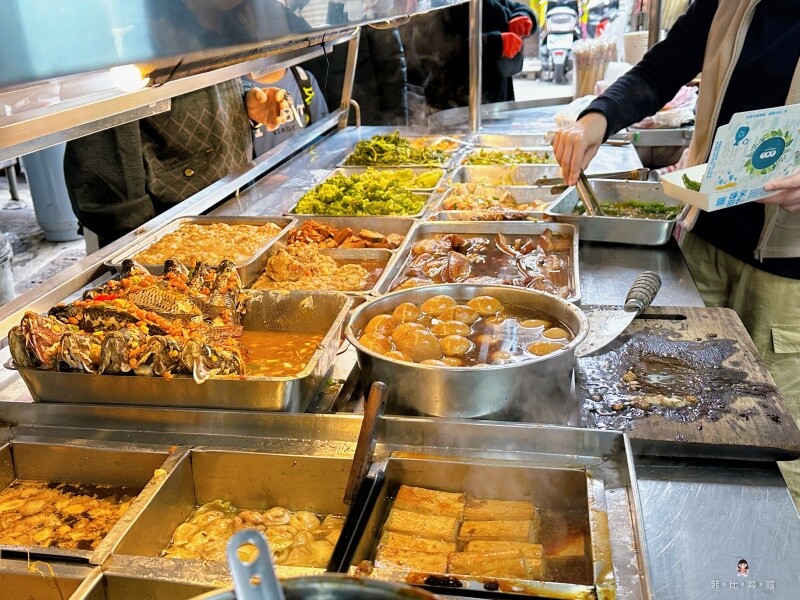 在地人激推的銅板美食 魯肉飯一碗15元 小菜10元起 CP值超高 小資族的幸福噪咖！