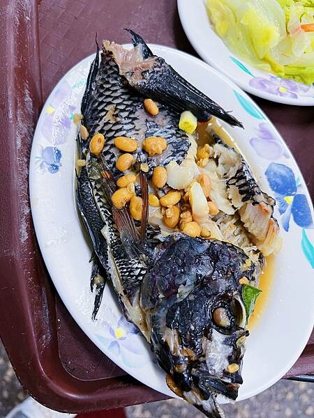 [台北小吃]板橋新埔站「阿益魯肉飯」超佛心便宜親民美味小吃店/點好點滿只要銅板價/滷肉飯小菜湯品選擇多樣