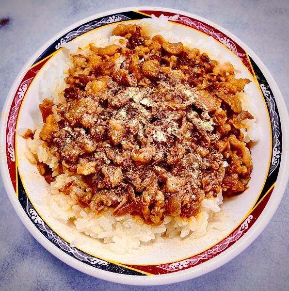 [台北小吃]板橋新埔站「阿益魯肉飯」超佛心便宜親民美味小吃店/點好點滿只要銅板價/滷肉飯小菜湯品選擇多樣