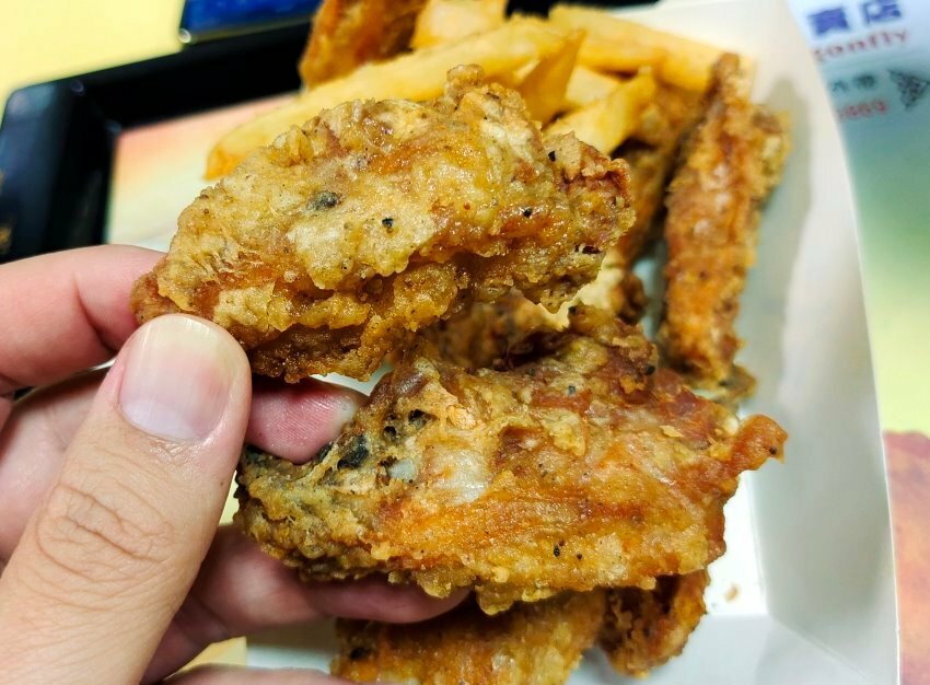 【台東美食】藍蜻蜓速食專賣店．台東超夯排隊人氣名店!