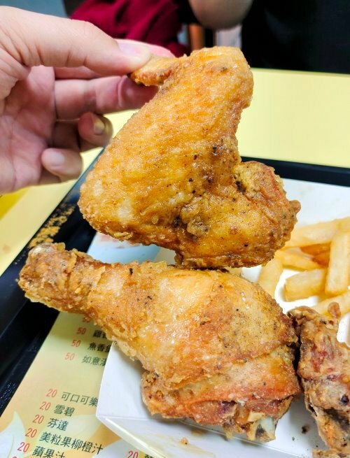 【台東美食】藍蜻蜓速食專賣店．台東超夯排隊人氣名店!