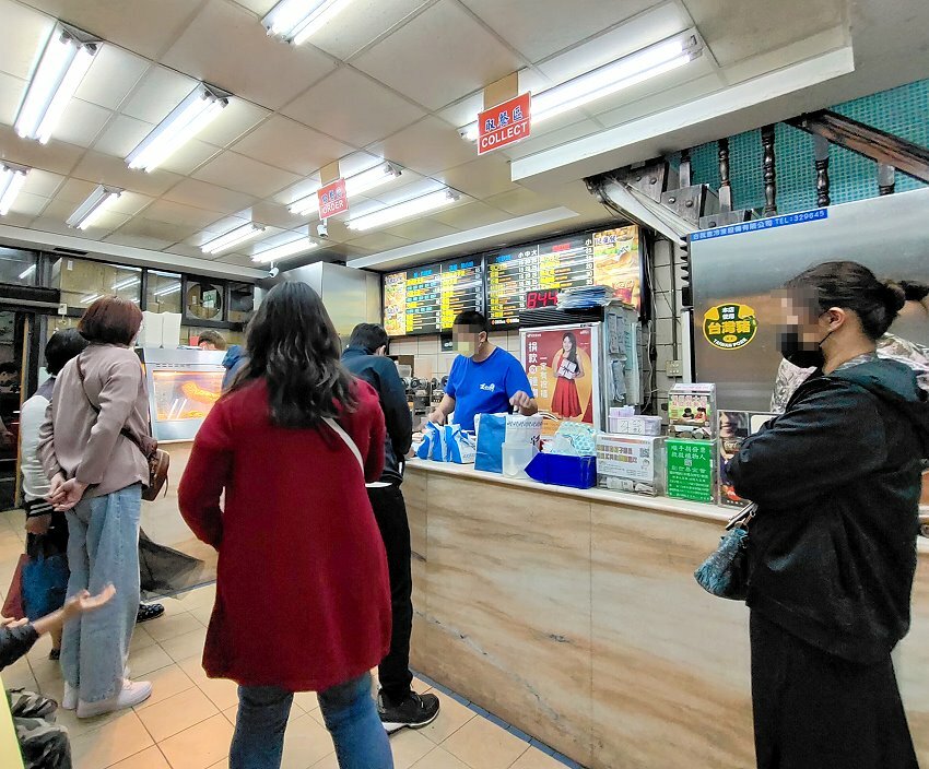 【台東美食】藍蜻蜓速食專賣店．台東超夯排隊人氣名店!