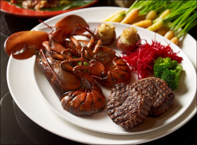 《捷運板南線/台北車站美食》君品酒店創義年味美食饗宴~入君品雲軒不吃龍蝦&帝王蟹十二宴自助百匯，改嚐鮮新創義式台灣年菜！