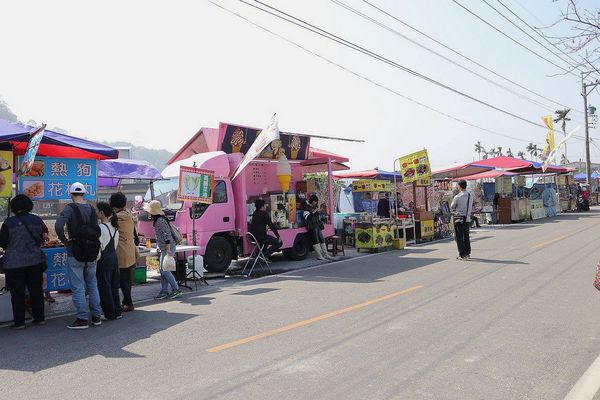 泰安派出所櫻花：【台中景點】全台最美麗的台中泰安派出所~八重警櫻柔美櫻花重重包圍/最佳賞櫻熱點/IG熱門打卡景點
