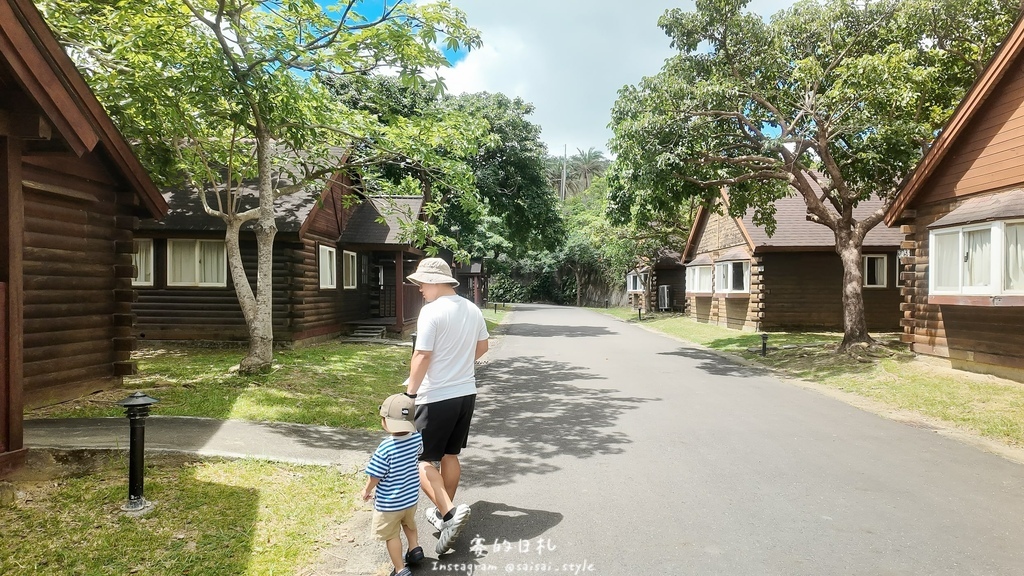 屏東小木屋民宿首選！小墾丁超像童話聚落，出門就是藍天白雲超舒服！