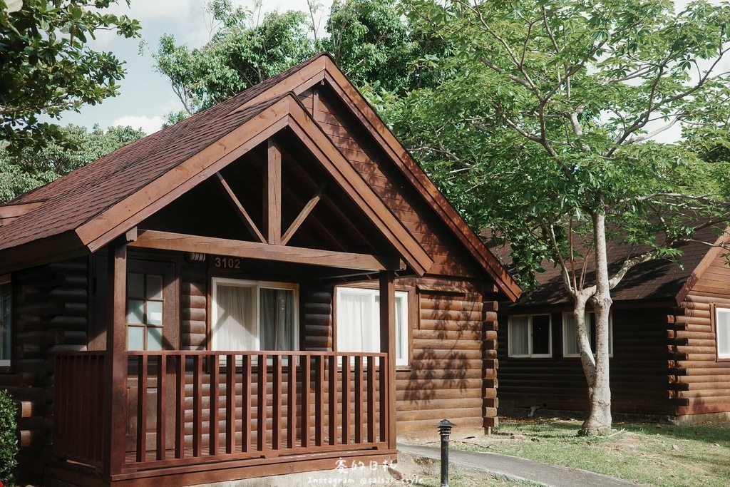 屏東小木屋民宿首選！小墾丁超像童話聚落，出門就是藍天白雲超舒服！