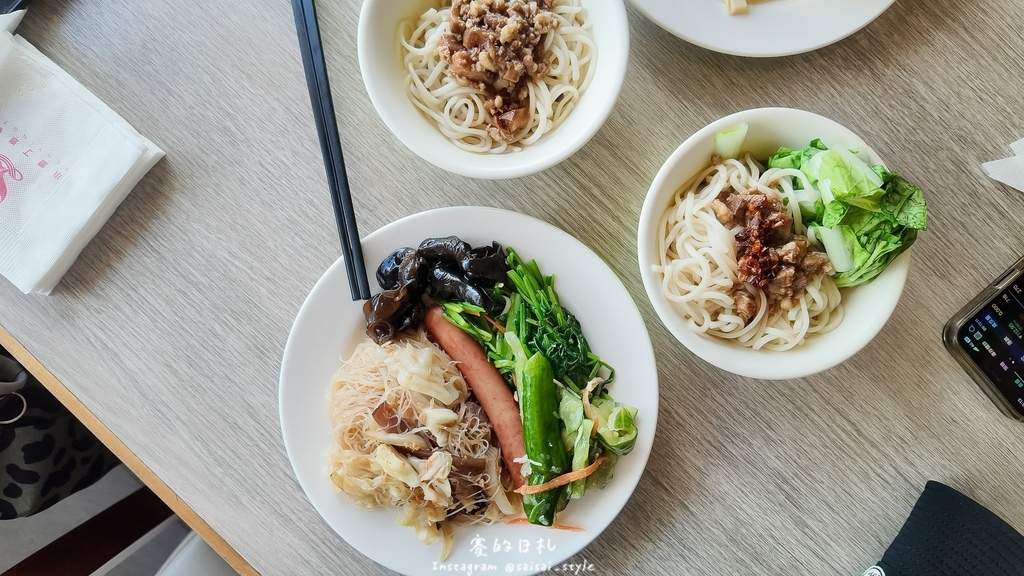 屏東小木屋民宿首選！小墾丁超像童話聚落，出門就是藍天白雲超舒服！