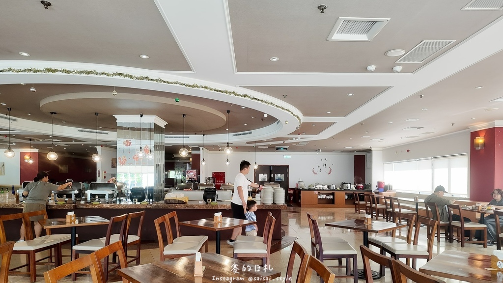 屏東小木屋民宿首選！小墾丁超像童話聚落，出門就是藍天白雲超舒服！