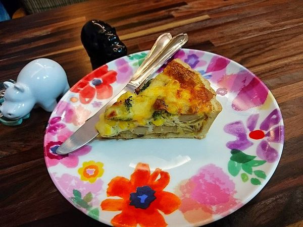 22448365_1656055807759435_2294189691481621213_n