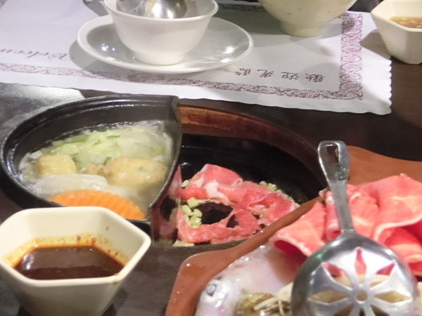 青禾幸福鍋物涮涮屋(永安店):【新北市中和好吃涮涮鍋】青禾幸福鍋物涮涮屋-永安店~個人鴛鴦鍋&火烤兩吃~吃得好爽喔!