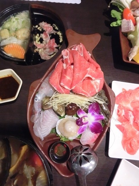 青禾幸福鍋物涮涮屋(永安店):【新北市中和好吃涮涮鍋】青禾幸福鍋物涮涮屋-永安店~個人鴛鴦鍋&火烤兩吃~吃得好爽喔!