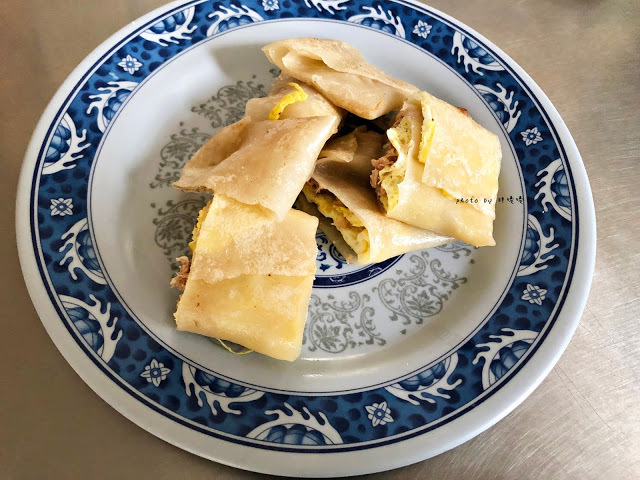 【彰化 市區】白鳥餐飲店🌅在地老店,彰師大附近,許多人從小吃到大的回憶!早餐種類五花八門,除了基本款,還有關東煮只要5元、炒飯、炒麵、鍋燒麵,銅板價讓你吃到撐~