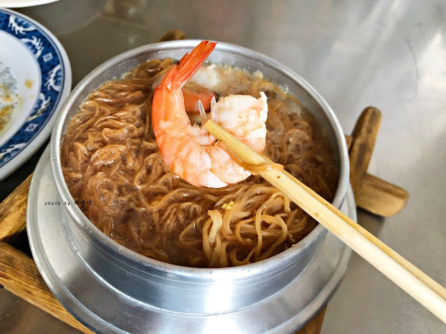 【彰化 市區】白鳥餐飲店🌅在地老店,彰師大附近,許多人從小吃到大的回憶!早餐種類五花八門,除了基本款,還有關東煮只要5元、炒飯、炒麵、鍋燒麵,銅板價讓你吃到撐~