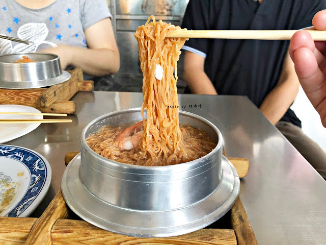 【彰化 市區】白鳥餐飲店🌅在地老店,彰師大附近,許多人從小吃到大的回憶!早餐種類五花八門,除了基本款,還有關東煮只要5元、炒飯、炒麵、鍋燒麵,銅板價讓你吃到撐~