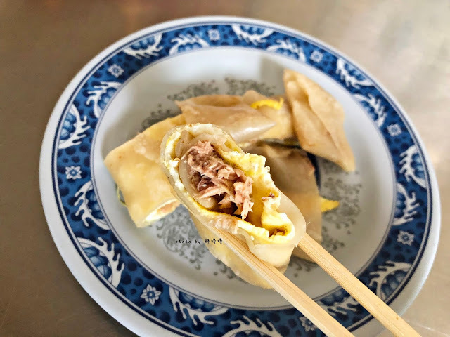 【彰化 市區】白鳥餐飲店🌅在地老店,彰師大附近,許多人從小吃到大的回憶!早餐種類五花八門,除了基本款,還有關東煮只要5元、炒飯、炒麵、鍋燒麵,銅板價讓你吃到撐~