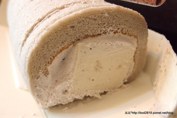 【宜蘭羅東】諾貝爾蛋糕店-巧克力&芋頭奶凍捲,團購名店