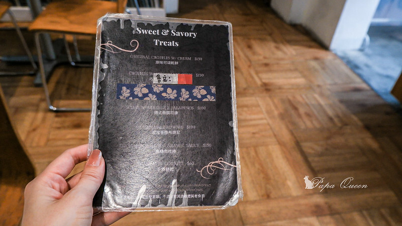 台中咖啡 ｜   Factory Mojocoffee │精明商圈巷弄咖啡館 明亮空間設計有如圖書館