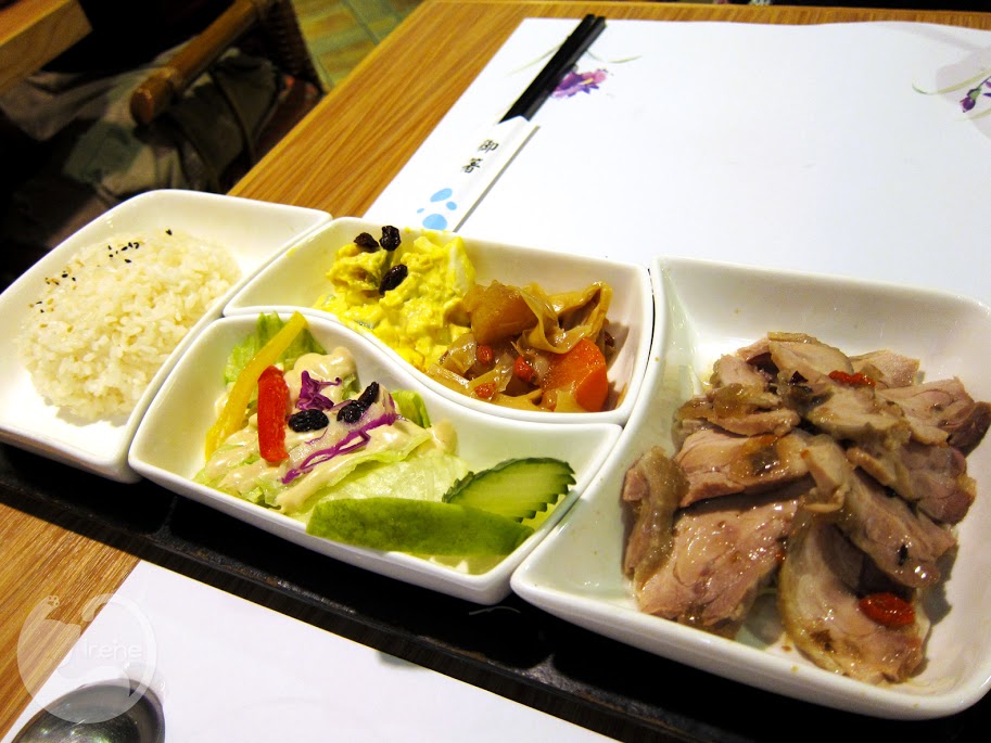 捷運士林站 | 有幸福Cafe ．鹹的蜜糖吐司 / 私房菜色咖啡廳 / 比利時壺經典咖啡