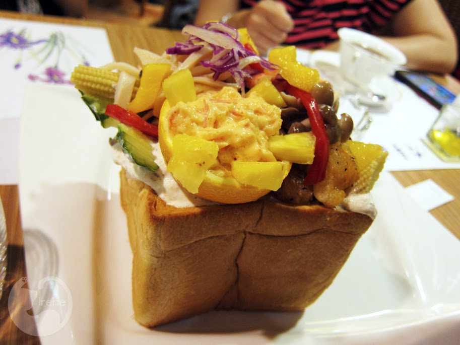 捷運士林站 | 有幸福Cafe ．鹹的蜜糖吐司 / 私房菜色咖啡廳 / 比利時壺經典咖啡