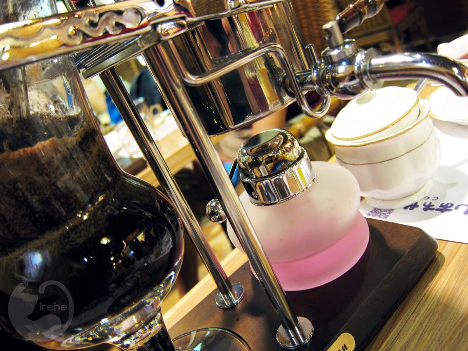 捷運士林站 | 有幸福Cafe ．鹹的蜜糖吐司 / 私房菜色咖啡廳 / 比利時壺經典咖啡